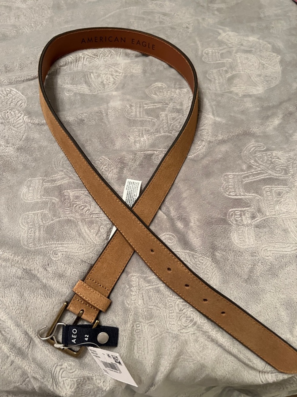 New Mens size 42 AMERICAN EAGLE suede belt.